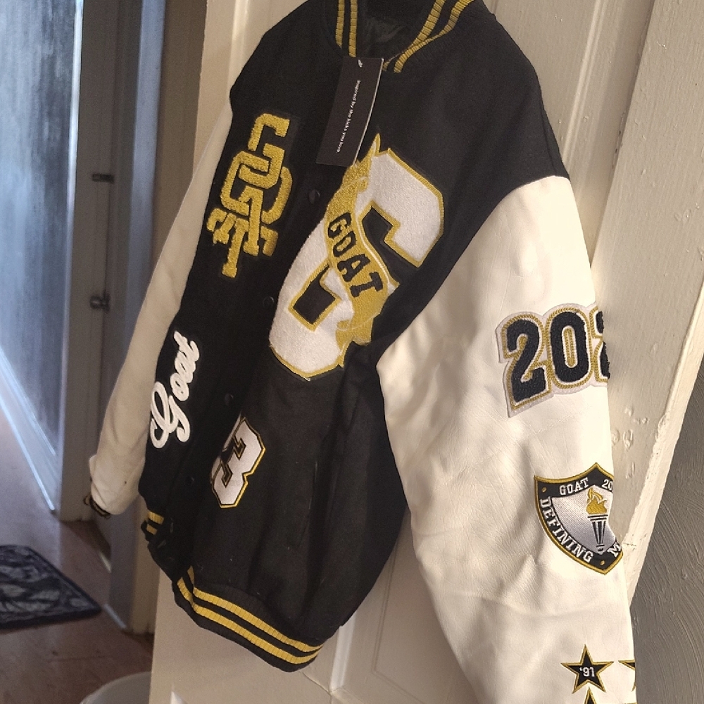 SIZE MEDIUM 23 GOAT GREAT OF ALL TIME JORDAN!!